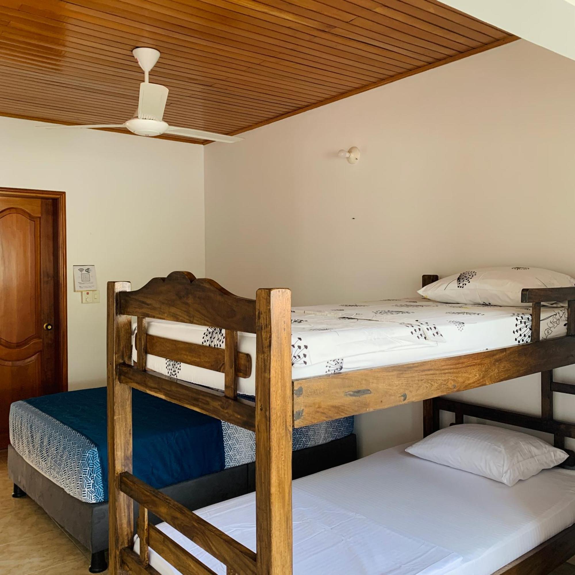 Hostel Cerca Al Centro Historico Cartagena Luaran gambar